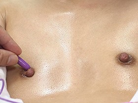 つるぺた貧乳アイドル星咲せいらの超敏感乳首を一日中こねくり姦し性交　サンプル画像05